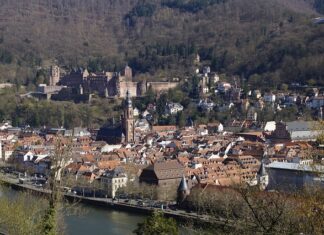 Kto jest uznawany za pierwszego filozofa? Kto jest uznawany za pierwszego filozofa?