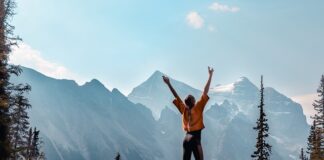 Kto zatwierdza programy nauczania w szkole?